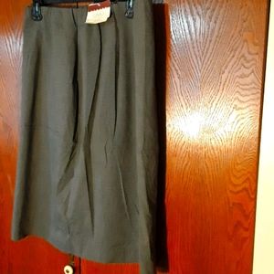 Womens career skirt. Size 16w nwt
